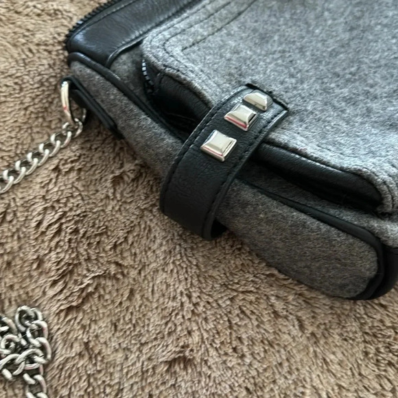 BCBGdneratiln grey and black crossbody - Picture 3 of 8